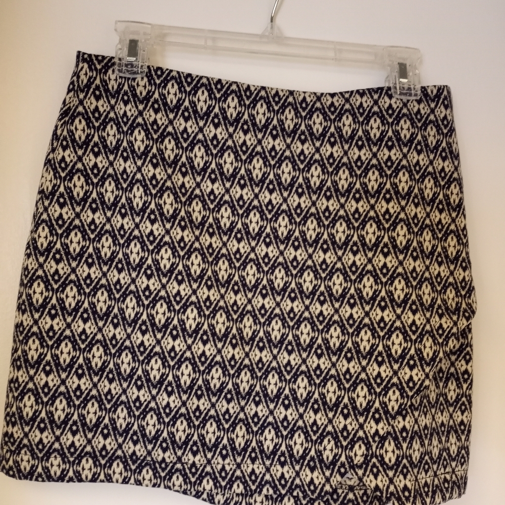 Buttons, medium, navy and cream skirt
